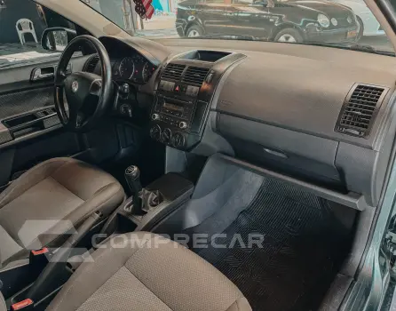 POLO SEDAN 1.6 8V