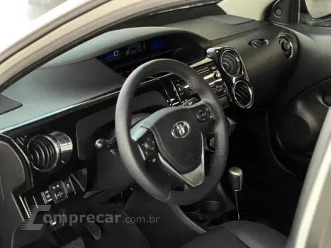 ETIOS 1.5 X PLUS SEDAN 16V FLEX 4P AUTOMÁTICO