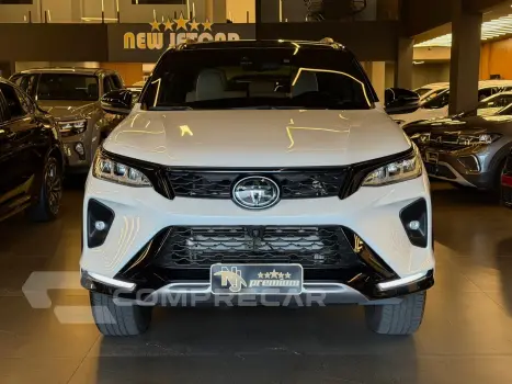 HILUX SW4 2.8 D-4D TURBO DIESEL DIAMOND 7L 4X4 AUTOMÁTICO