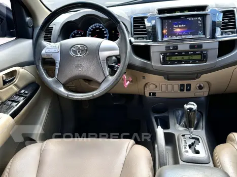 HILUX SW4 3.0 SRV 4X4 16V TURBO INTERCOOLER DIESEL 4P AUTOMÁ