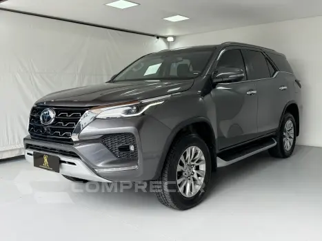 Toyota HILUX SW4 2.8 D-4d Turbo SRX 7L 4X4 4 portas