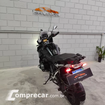 GS 1250 TRIPLEBLACK