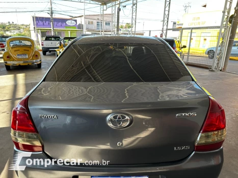 Etios sedan 1.5 xs