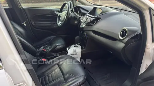 Fiesta Sedan 1.6 4P FLEX TITANIUM POWERSHIFT AUTOMÁTICO