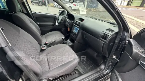 ASTRA 1.8 MPFI Sedan Comfort 8V