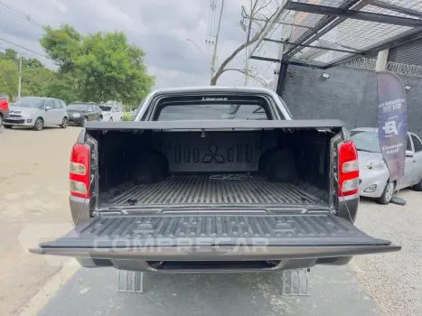 L 200 Triton 2.4 16V SPORT HPE 4X4 CABINE DUPLA TURBO DIESEL