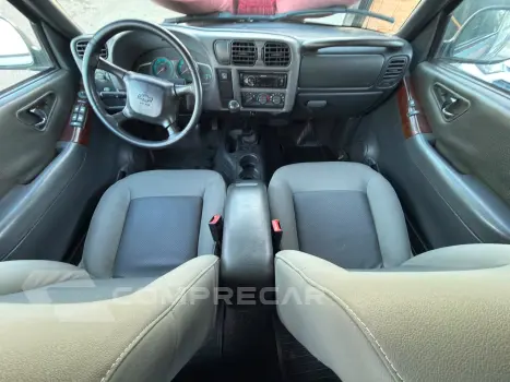 S10 2.4 FLEX EXECUTIVE CABINE DUPLA