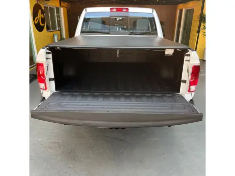 CLASSIC 5.7 V8 GASOLINA LARAMIE CD 4X4 AUTOMÁTICO