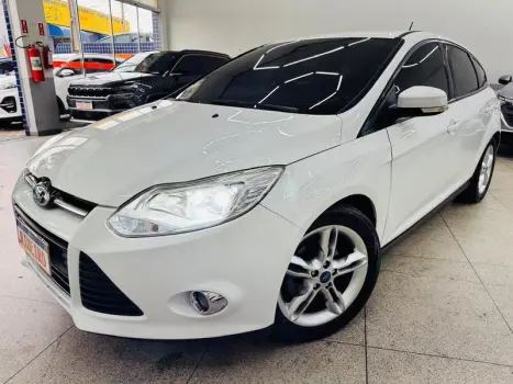 FORD FOCUS SE AT 2.0 H 4 portas