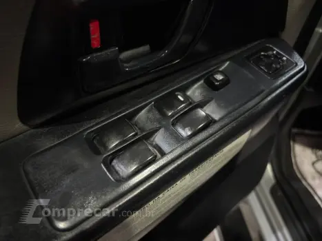 PAJERO TR4 2.0 4X4 16V 131CV GASOLINA 4P MANUAL