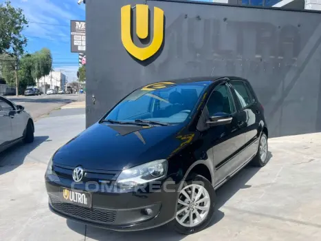 Volkswagen Fox BLUEMOTION 1.0 Mi Total Flex 12V 5p 4 portas