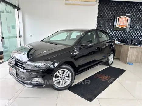Volkswagen POLO 1.0 200 TSI Comfortline 4 portas