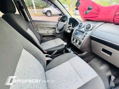 FIESTA 1.6 MPI Class Hatch 8V