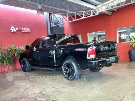 CLASSIC 5.7 V8 GASOLINA LARAMIE NIGHT EDITION CD 4X4 AUTOMÁT