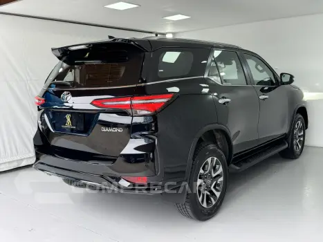 HILUX SW4 2.8 SRX Diamond 4X4 7 Lugares 16V Turbo Intercoole