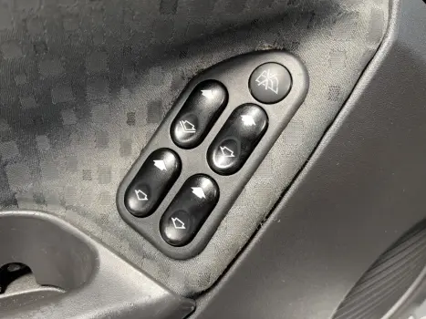 FIESTA 1.6 ROCAM SEDAN 8V FLEX 4P MANUAL