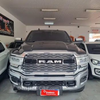 DODGE Laramie 4 portas