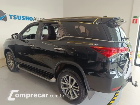 HILUX SW4 2.8 SRX 4X4 7 LUGARES 16V TURBO INTERCOOLER  4P AU