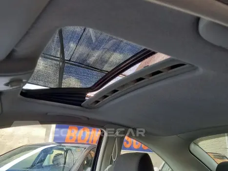 New Beetle 2.0 Mi 8V Gasolina 2P Automático