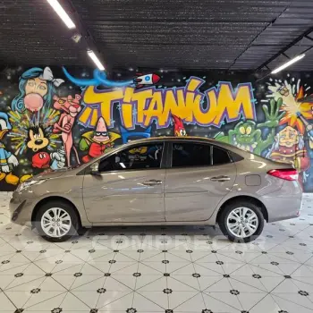 Toyota YARIS SD XLPLUSAT 4 portas