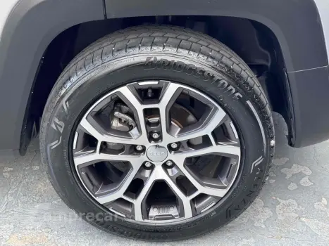 RENEGADE 1.3 T270 TURBO FLEX LONGITUDE AT6