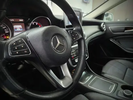 GLA 200 1.6 CGI STYLE 16V TURBO FLEX 4P AUTOMATICO