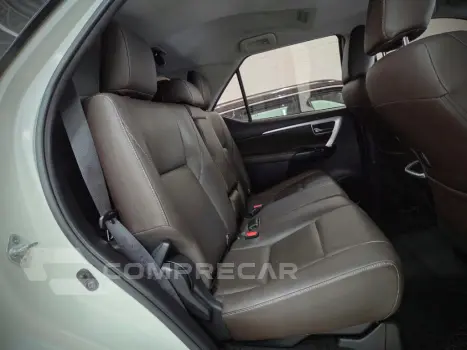 HILUX SW4 2.8 SRX 4X4 7 LUGARES 16V TURBO INTERCOOLER DIESEL