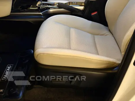 HILUX SW4 2.8 D-4D TURBO DIESEL DIAMOND 7L 4X4 AUTOMÁTICO