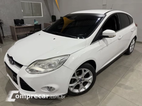 FORD FOCUS HATCH - 2.0 TITANIUM 16V 4P POWERSHIFT 4 portas