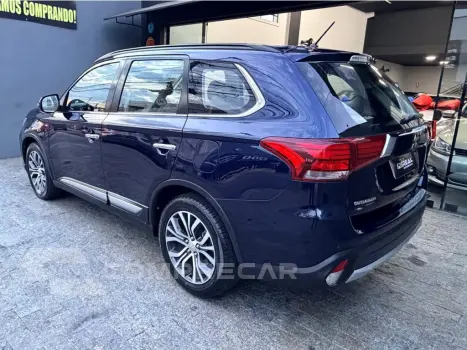 OUTLANDER 3.0 GT 4X4 V6 24V GASOLINA 4P AUTOMÁTICO
