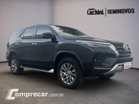HILUX SW4 2.8 D-4D TURBO DIESEL SRX 7L 4X4 AUTOMÁ