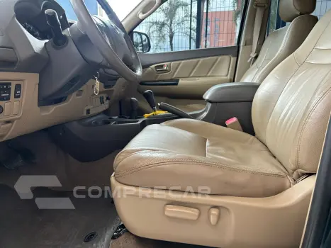 Hilux SW4 SRV D4-D 4x4 3.0 TDI Dies. Aut