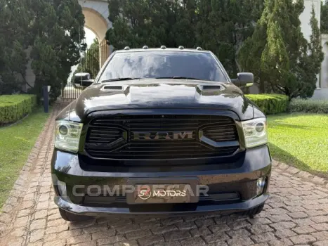 1500 - 5.7 V8 LIMITED CD 4X4 AUTOMÁTICO