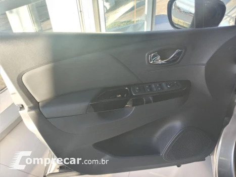 Captur 1.6 16V 4P FLEX SCE LIFE X-TRONIC CVT