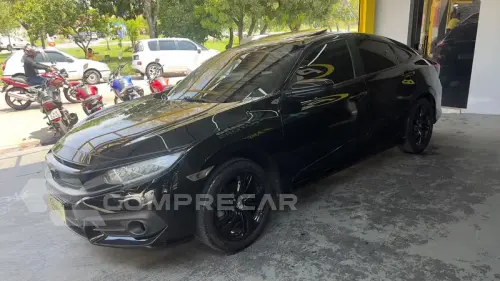 Honda Civic 4 portas