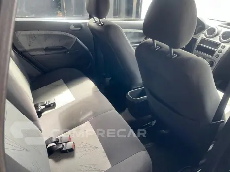 FIESTA 1.6 MPI Class Hatch 8V