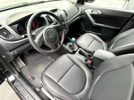 CERATO 1.6 E.213 Sedan 16V