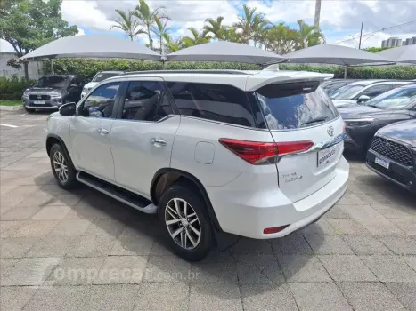 HILUX SW4 2.8 SRX 4X4 7 LUGARES 16V TURBO INTERCO