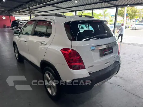 Tracker 1.8 LTZ com teto solar