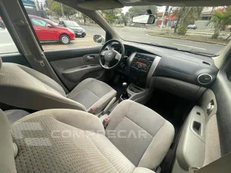 LIVINA 1.6 16V Flex Fuel 5p