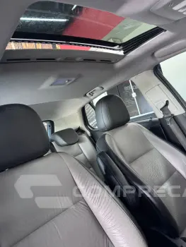 Tracker 1.8 LTZ com teto solar