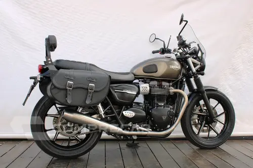 TRIUMPH STREET TWIN