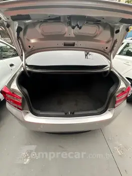 CITY 1.5 DX Sedan 16V