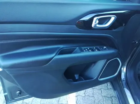 COMMANDER 2.0 TD380 TURBO DIESEL LIMITED AT9