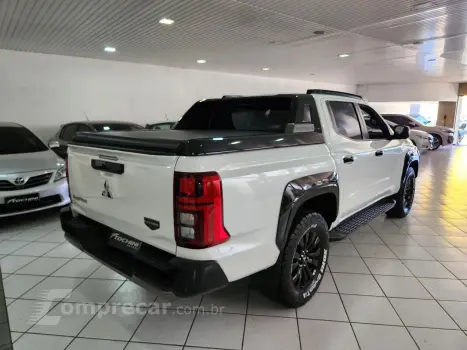 Triton  2.4 KATANA BITURBO DIESEL CABINE DUPLA 4X4 AUTOMÁTIC