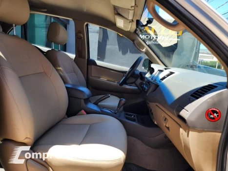 Hilux SW4 SR 4x2 2.7/ 2.7 Flex 16V Aut.