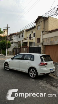 Volkswagen GOLF 2.0 TSI GTI 16V 220cv Turbo 4 portas