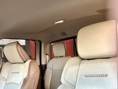 3500 6.7 I6 TURBO DIESEL LARAMIE CD 4X4 AUTOMÁTICO