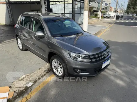 Volkswagen TIGUAN 2.0 FSI 16V Turbo 4 portas