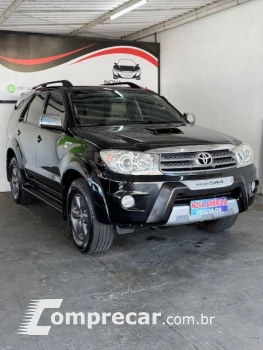 Hilux SW4 SRV D4-D 4x4 3.0 TDI Dies. Aut